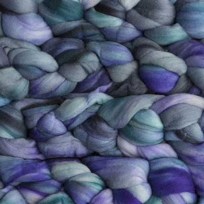 Nube Roving >14ply 113gms 856 Azules - Click Image to Close